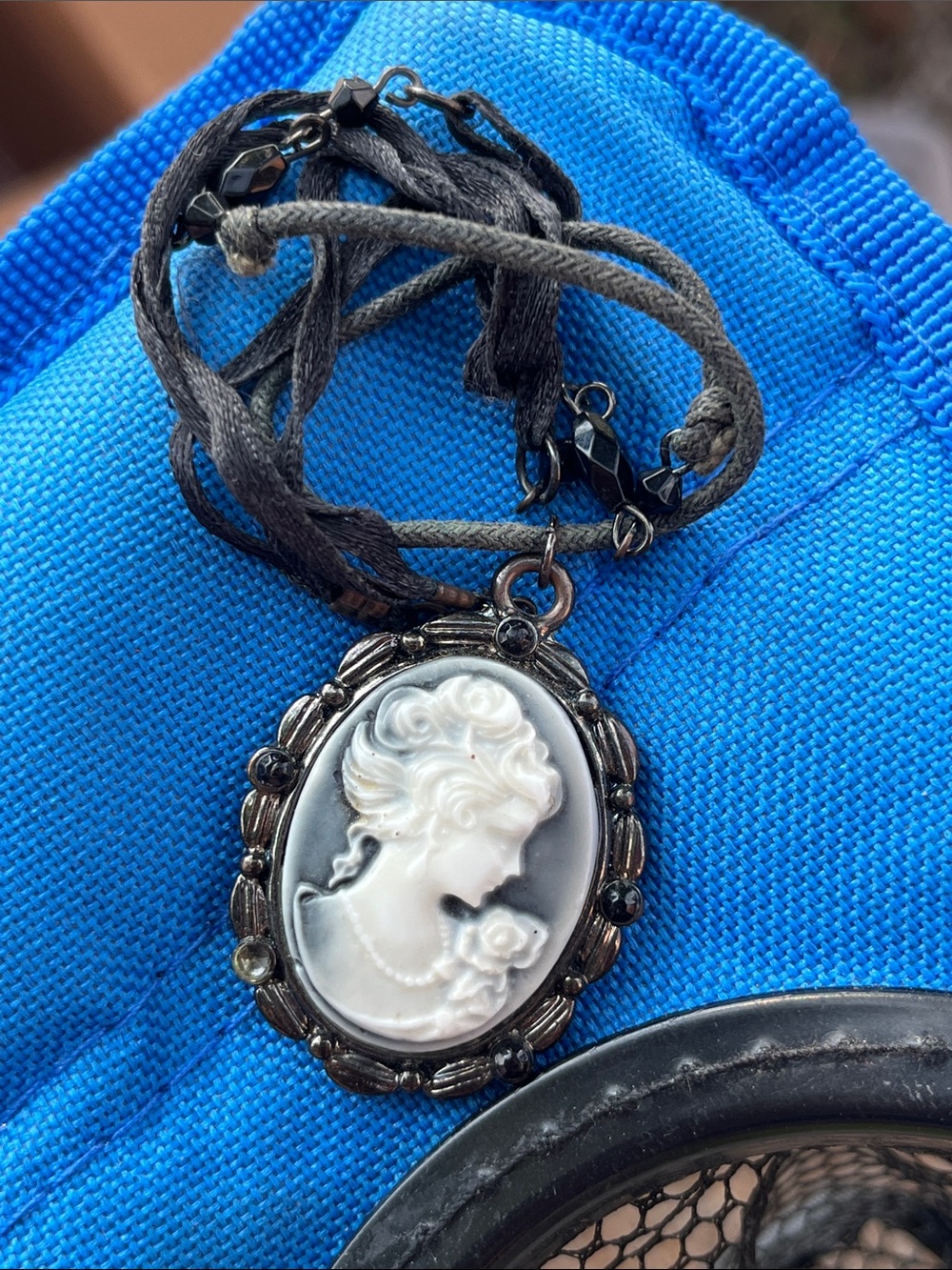 Antique Black and White Cameo Pendant Necklace